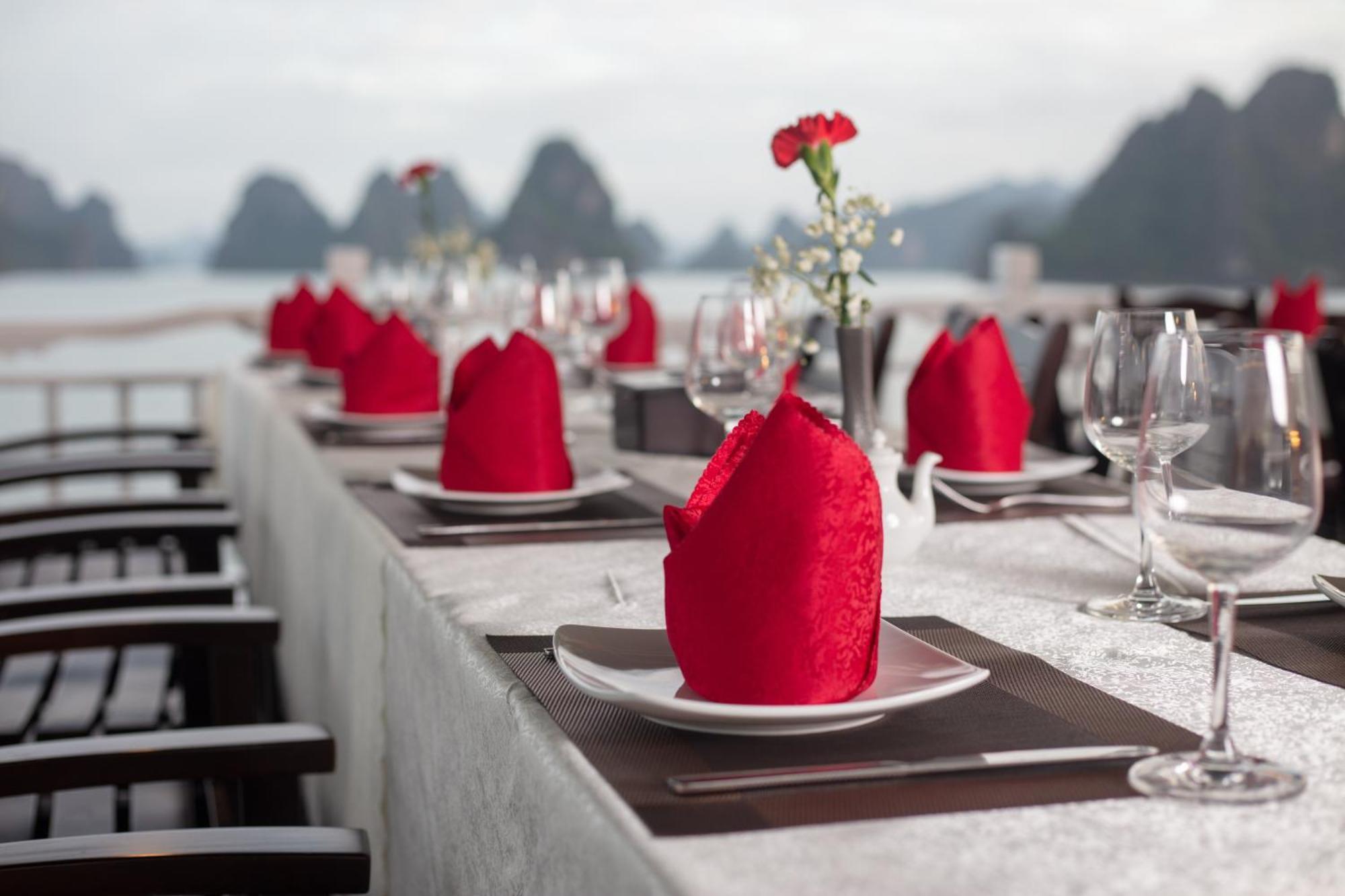 Ruby Cruise Hotel Ha Long Eksteriør billede