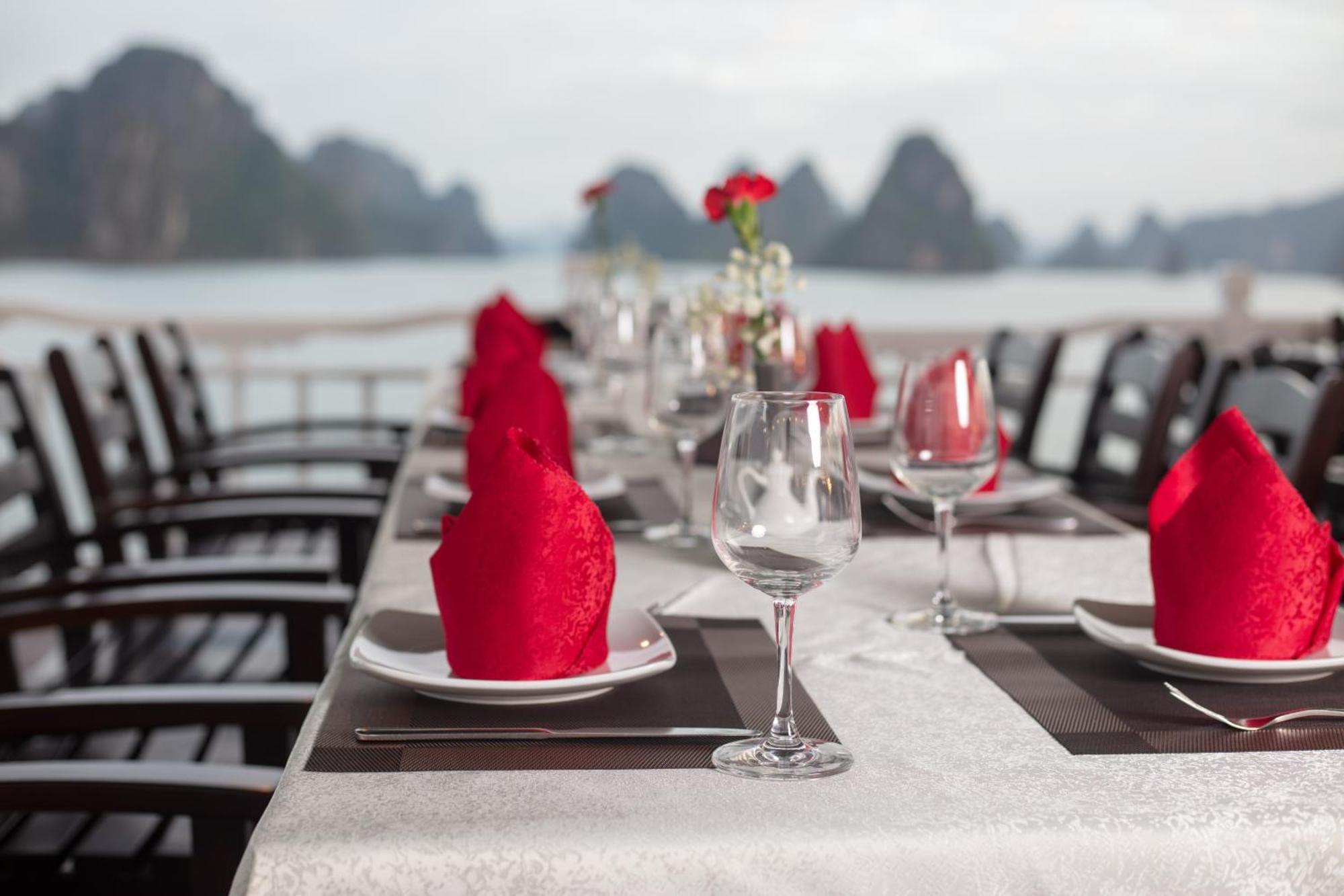 Ruby Cruise Hotel Ha Long Eksteriør billede